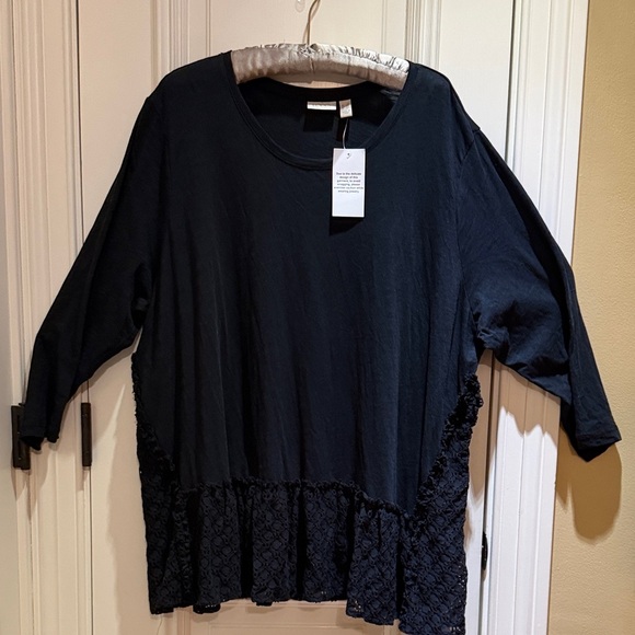 LOGO by Lori Goldstein Tops - LOG0 by Lori Goldstein Women’s Black Lace-Hem Pullover Top-Sz 2X-NWT